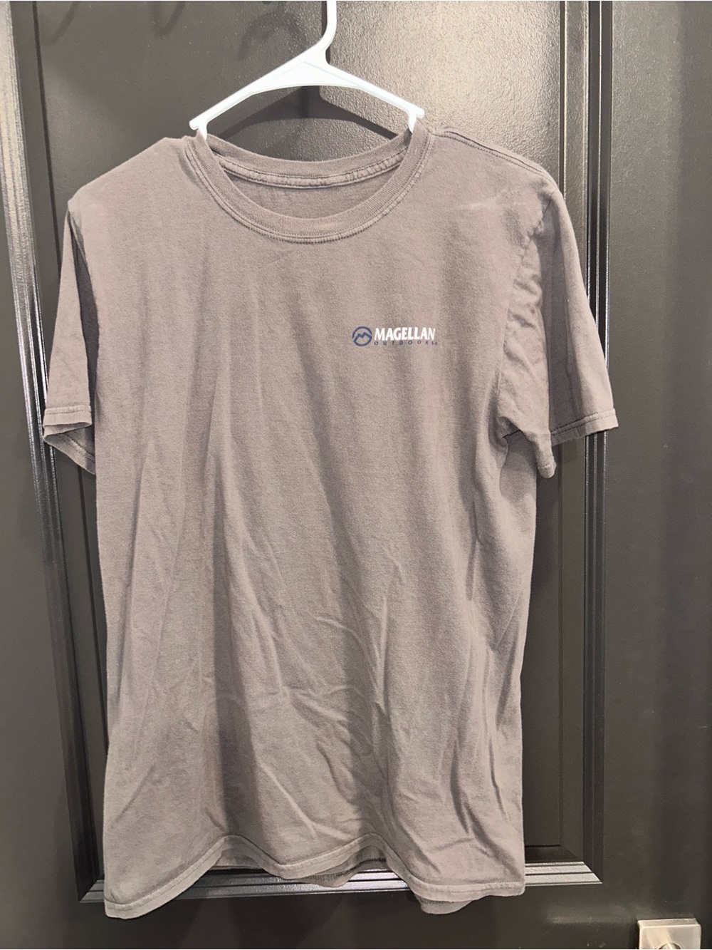 Magellan Outdoors Men's Gray Short-Sleeve Logo Tee
